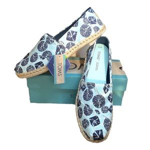 🌊 NWT! TOM’S WOMEN’S ALPARGATA ROPE SHOES | SOFT BLUE BATIK | SIZE 9.5 | $80